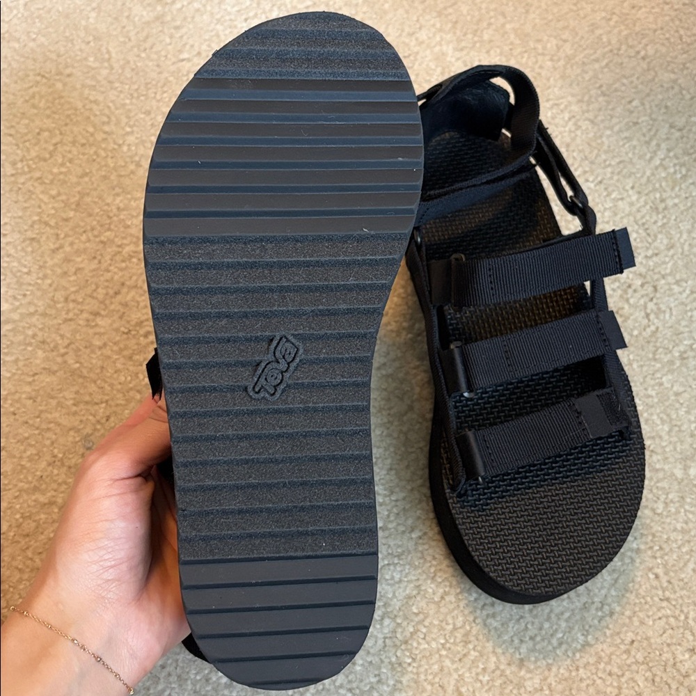 Teva Black Flatform Mevia Platform Gladiator Sandals Women's Sz 10
BRAND NEW ! - Picture 4 of 6